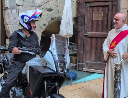 Sant Cristòfol torna a reunir els conductors en la tradicional benedicció de vehicles a Barcelona